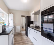 Gateshead 2BR Flat - Near Town & Metro Access