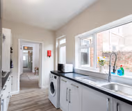 Gateshead 2BR Flat - Near Town & Metro Access