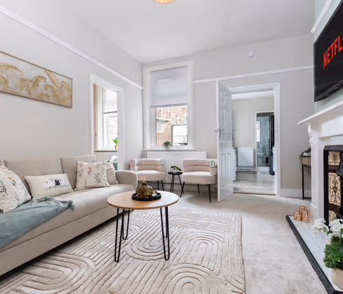 Gateshead 2BR Flat - Near Town & Metro Access