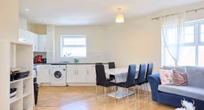 Beige & Timber Flat Edgware