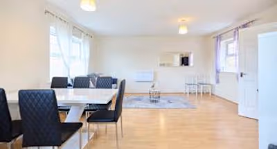 Beige & Timber Flat Edgware