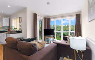 Heathrow Living 1 and 2 Bedroom Apartment