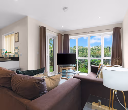 Heathrow Living 1 and 2 Bedroom Apartment