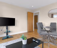 Heathrow Living 1 and 2 Bedroom Apartment