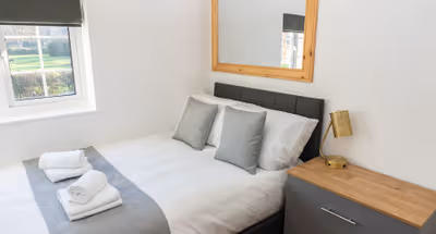 1 Pound Cottage