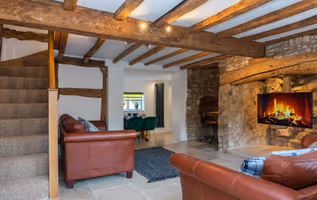 1 Pound Cottage