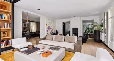 ELEGANT 4-BEDROOM LUXURY VILLA WITH PRIVATE CINEMA & BILLIARDS IN PARIS' PRESTIGIOUS 7TH ARRONDISSEMENT, 450M²