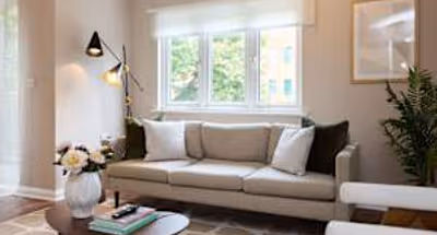 Oak & Earth Isle of Dogs Apartment