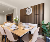 Stylish 5 Bed Nr Warner Bros- Parking