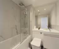 2 Bed Apartment in Central Gravesend w Games Room