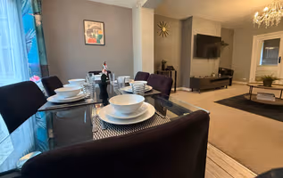 Comfy 3-Bed Home | Top-Rated Beds