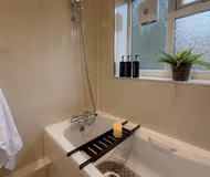 Comfy 3-Bed Home | Top-Rated Beds