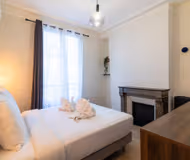 Modern Parisian Haven with Air Conditioning in the Exclusive Golden Triangle