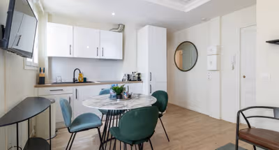 Modern Parisian Haven with Air Conditioning in the Exclusive Golden Triangle