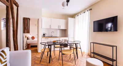 The Golden Jewel Box at the Heart of the Parisian Golden Triangle