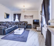 Waltham Abbey Haven 2 Bed 2 Bath Flat FREE Parking