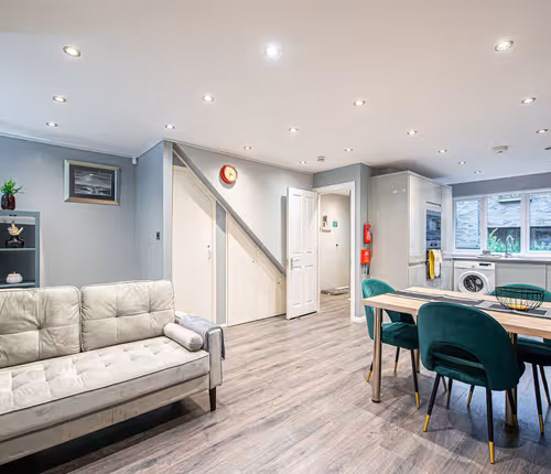 Contractor & Corporate House | 4BR | Fast Wi-Fi | Jacuzzi