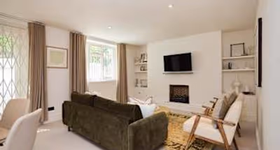 The Ink & Olive Flat Clapham