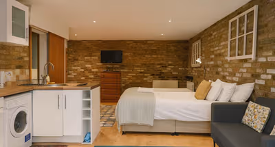 2 Fullwoods Mews