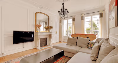 Elegant 120m² Haussmannian 3-Bedroom Apartment on Rue des Martyrs