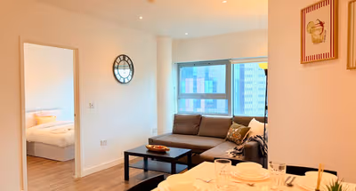 Modern 1BR Croydon Stay | WiFi, Kitchen, Ground Floor
