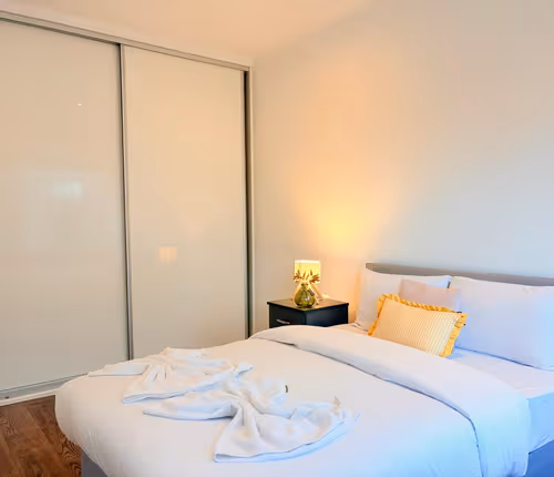 Modern 1BR Croydon Stay | WiFi, Kitchen, Ground Floor