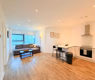 Modern 1BR Croydon Stay | WiFi, Kitchen, Ground Floor
