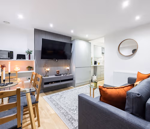 Family-Friendly 3BR | Sleeps 8 | Hammersmith