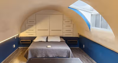 Newly Renovated Central Apartment
