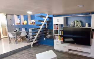 Newly Renovated Central Apartment