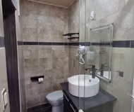 Newly Renovated Central Apartment