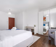 3 Bedrooms Seaview Luxury retreat with Maids room