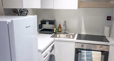 listing-1711787430445021655-1