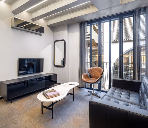 Contemporary Downtown Apartment