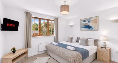 9 Goldhawk Road