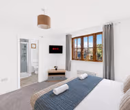 9 Goldhawk Road