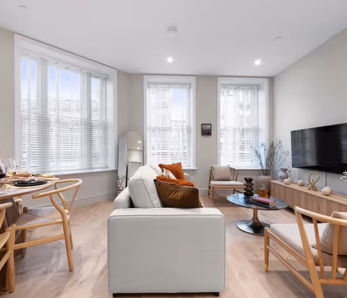 listing-1675946842990588570-0