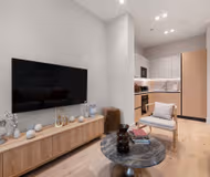 listing-1675946842990588570-6