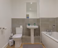 Onsite Gym | Roof Terrace | Free Parking | Balcony | 3 mins walk to train station