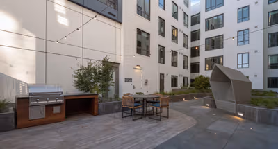 The Pinnacle at Nob Hill Apartment