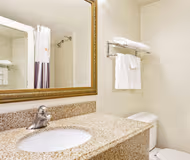 Harvard Ave Apart hotel