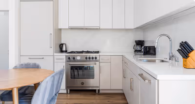 Howard St Apartment