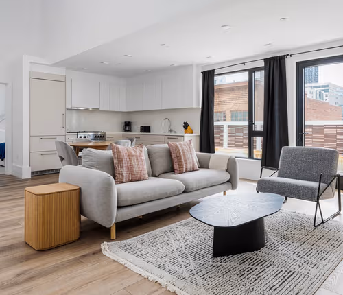 Howard St Apartment