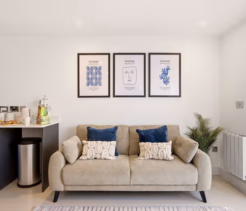 listing-1717415575867466697-0