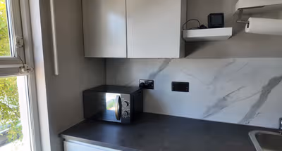 1BR London Retreat with Garden and Parking