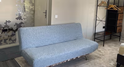 Cozy 1BR London Stay with Garden & Parking
