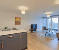 Onsite Gym | Roof Terrace | Free Parking | Balcony | 3 mins walk to train station