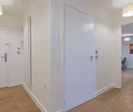 Onsite Gym | Roof Terrace | Free Parking | Balcony | 3 mins walk to train station