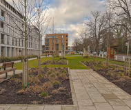 Onsite Gym | Roof Terrace | Free Parking | Balcony | 3 mins walk to train station