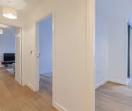 Onsite Gym | Roof Terrace | Free Parking | Balcony | 3 mins walk to train station